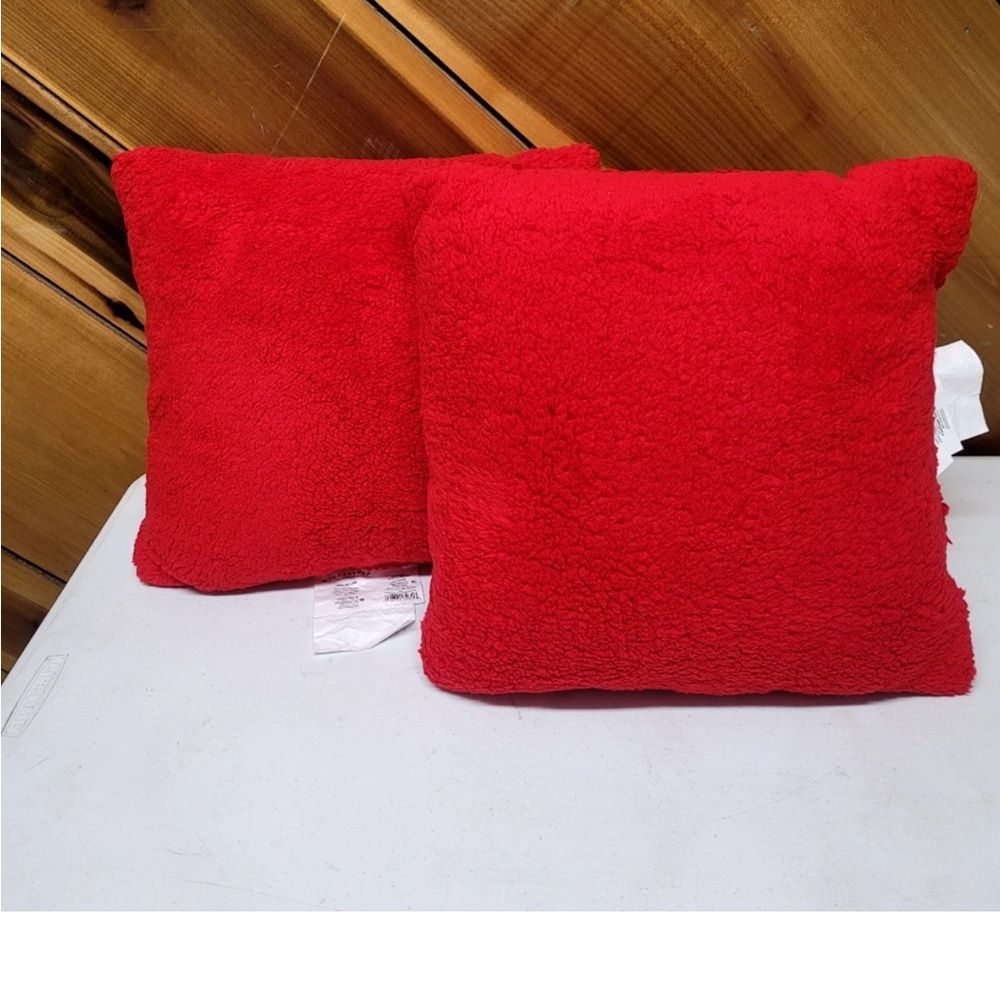 New! Set of 2 Faux Shearling Plaid Christmas Square Throw Pillow Red/ White.Soft - Picture 3 of 6